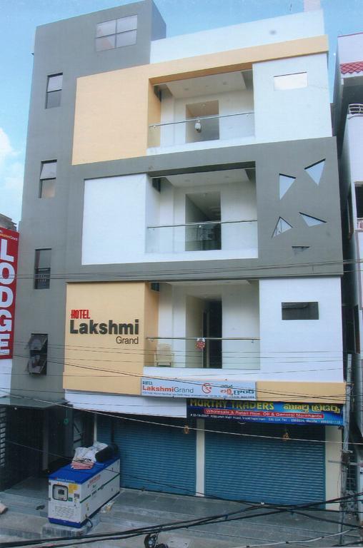 Hotel Lakshmi Grand Visakhapatnam Exterior photo