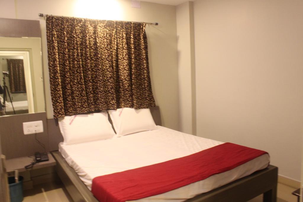 Hotel Lakshmi Grand Visakhapatnam Room photo