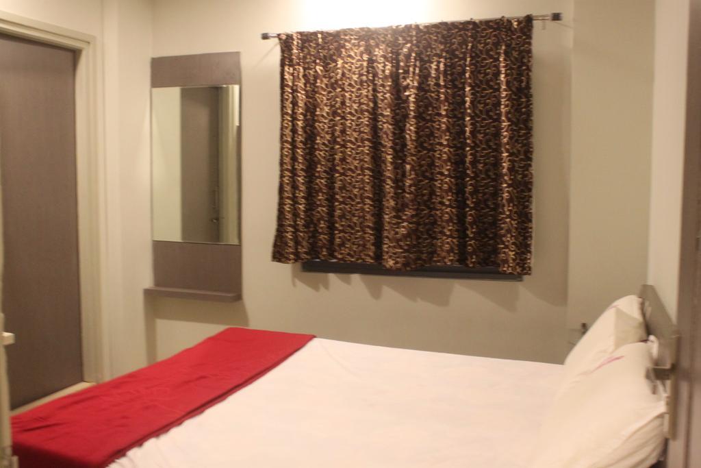 Hotel Lakshmi Grand Visakhapatnam Room photo